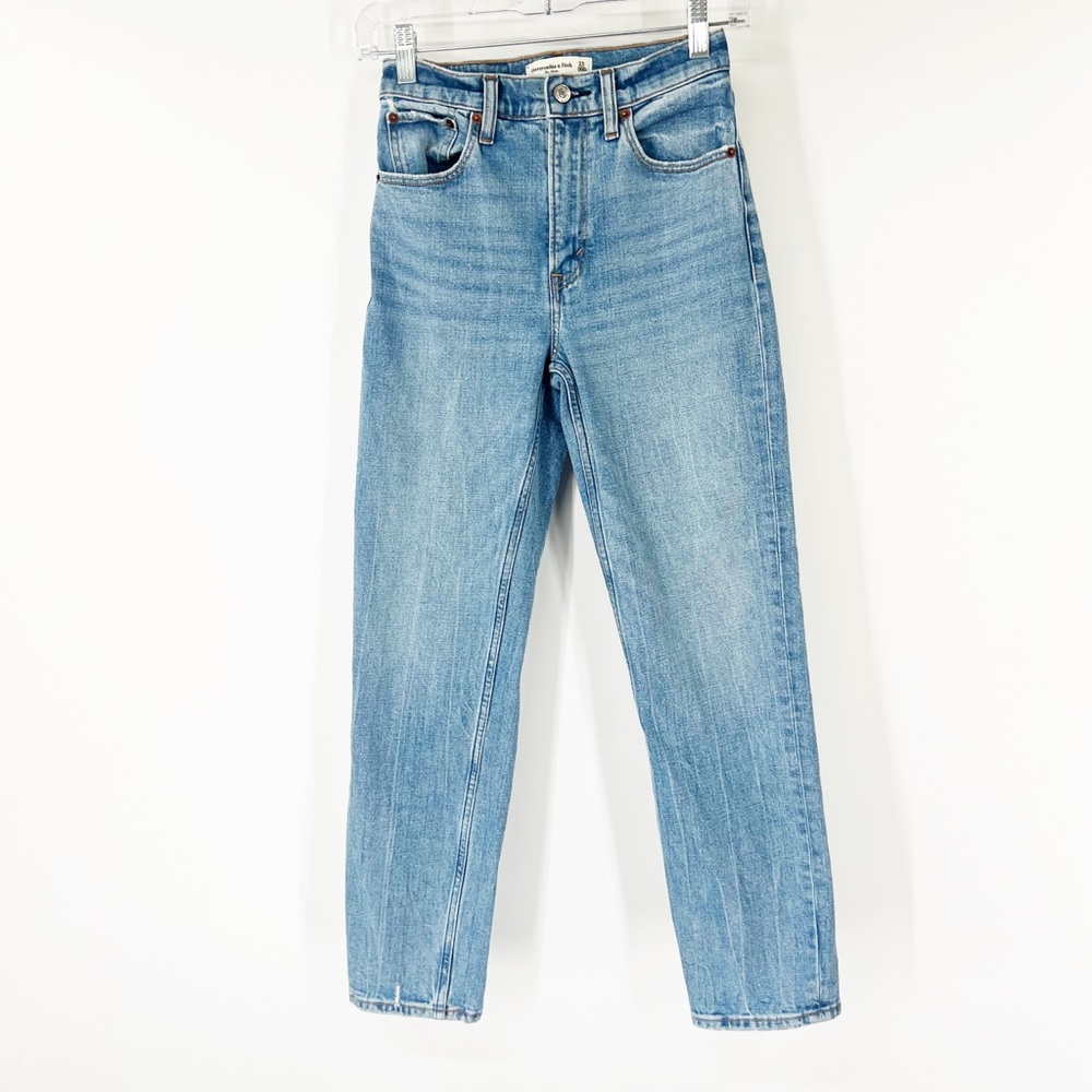 Abercrombie & Fitch The Mom Jeans High Rise